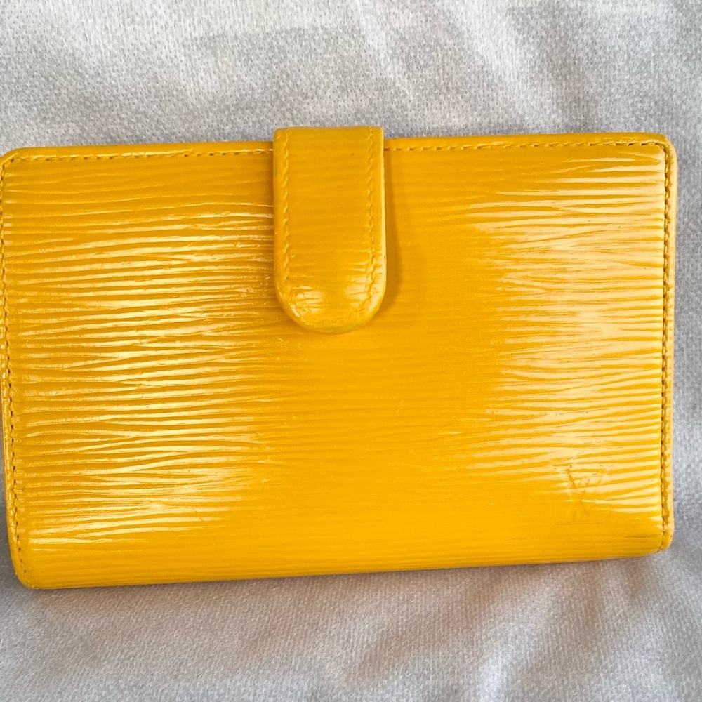 Yellow Women's LV Wallet *see note